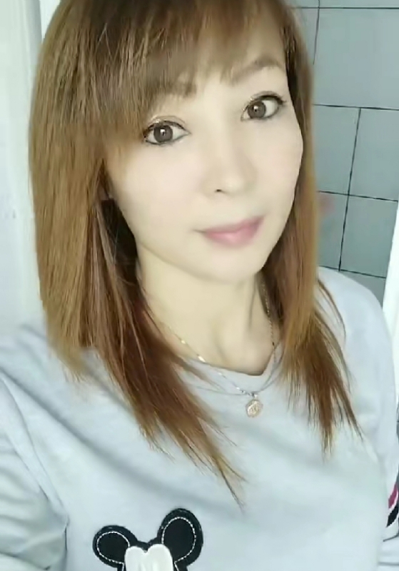 魅力白玲的第一张照片--吉林闪婚服务中心