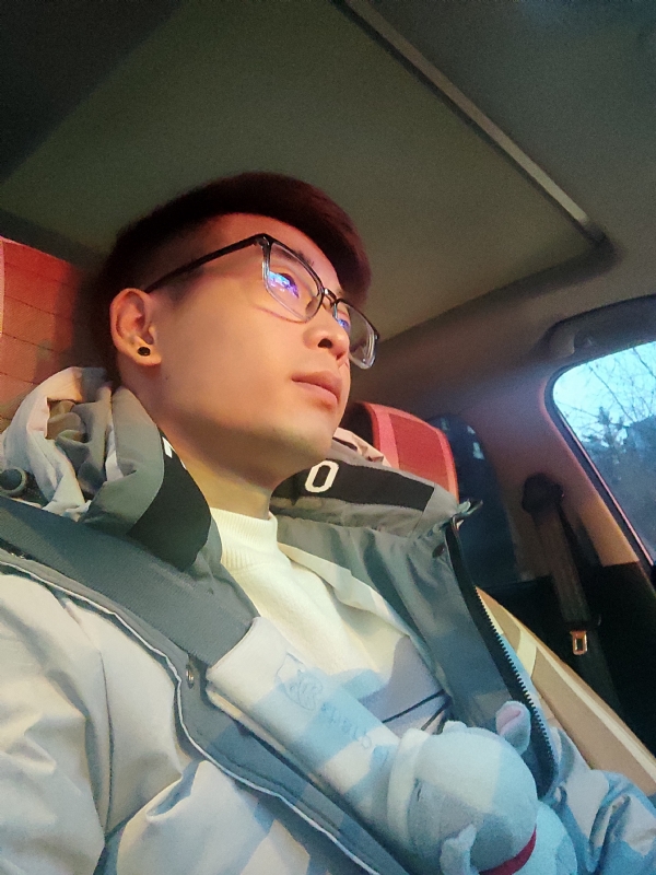 小奕的第二张照片--吉林闪婚服务中心